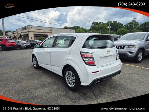 Used 2020 Chevrolet Sonic LT FWD image 4