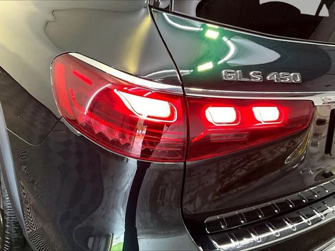 Used 2024 Mercedes-Benz GLS 450 4MATIC image 28