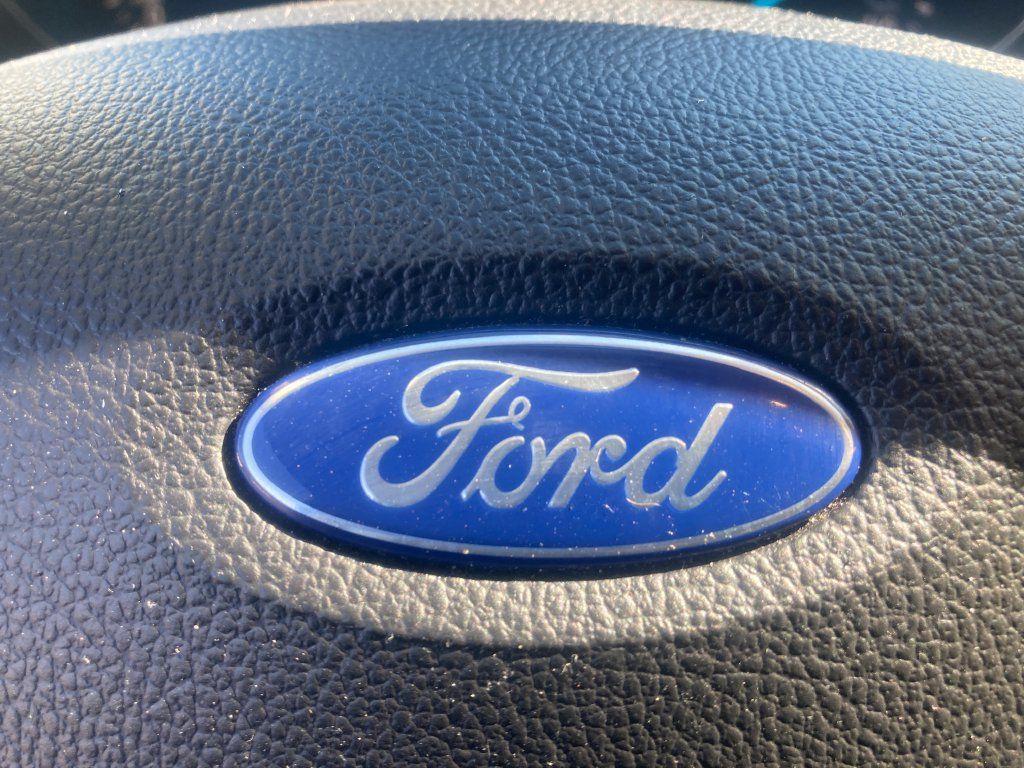 Used 2018 Ford Escape SE w/ SE Sync 3 Package AWD/4WD image 28