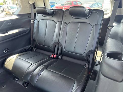 Used 2021 Jeep Grand Cherokee L Laredo w/ Luxury Tech Group I AWD/4WD image 33