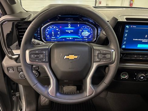 Used 2023 Chevrolet Silverado 1500 LT image 29