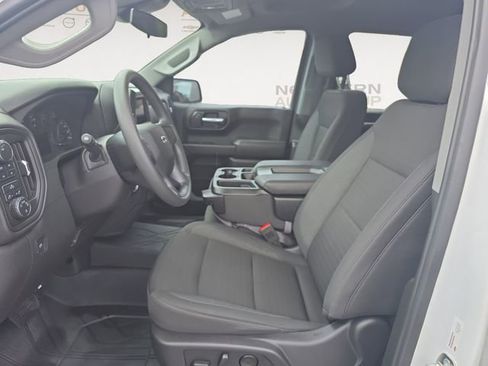 Used 2024 Chevrolet Silverado 1500 Custom Trail Boss w/ Turbomax Blackout Package AWD/4WD image 9