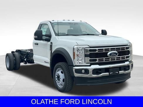 New 2025 Ford F550 4x4 Regular Cab Super Duty w/ XLT Value Package image 2