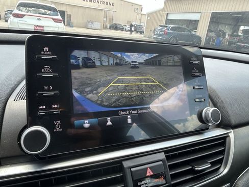 Used 2022 Honda Accord LX image 18