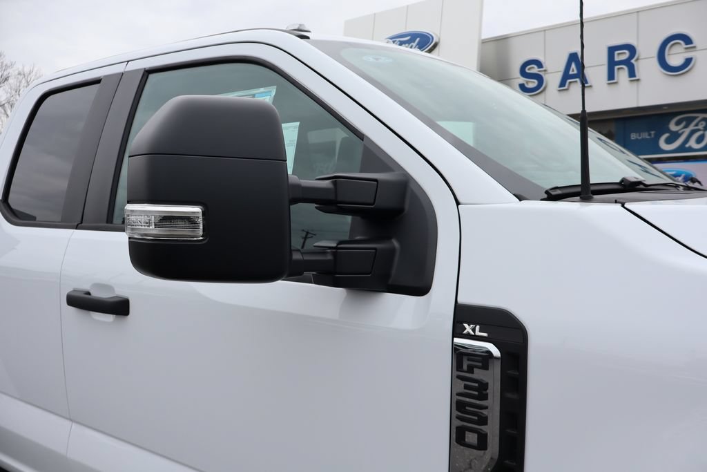 New 2026 Ford F350 XL w/ XL Chrome Package AWD/4WD image 22
