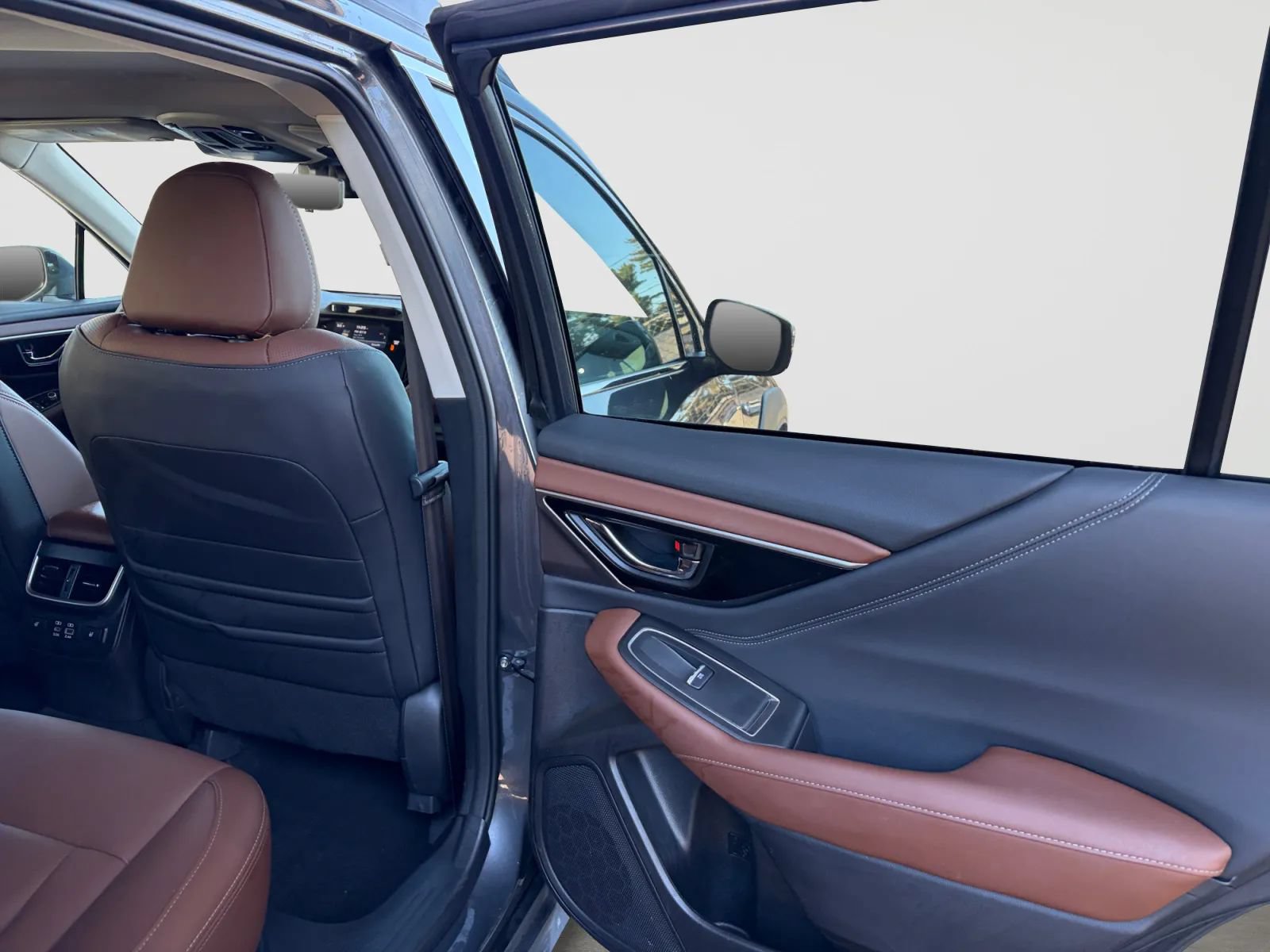 Used 2023 Subaru Outback Touring AWD/4WD image 17