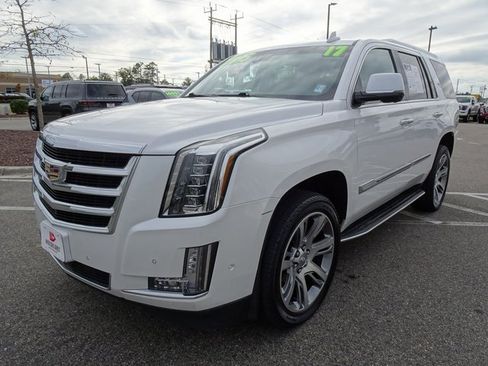 Used 2017 Cadillac Escalade Premium Luxury image 8