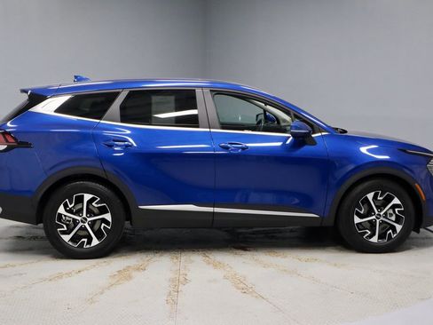 Used 2024 Kia Sportage EX FWD image 7