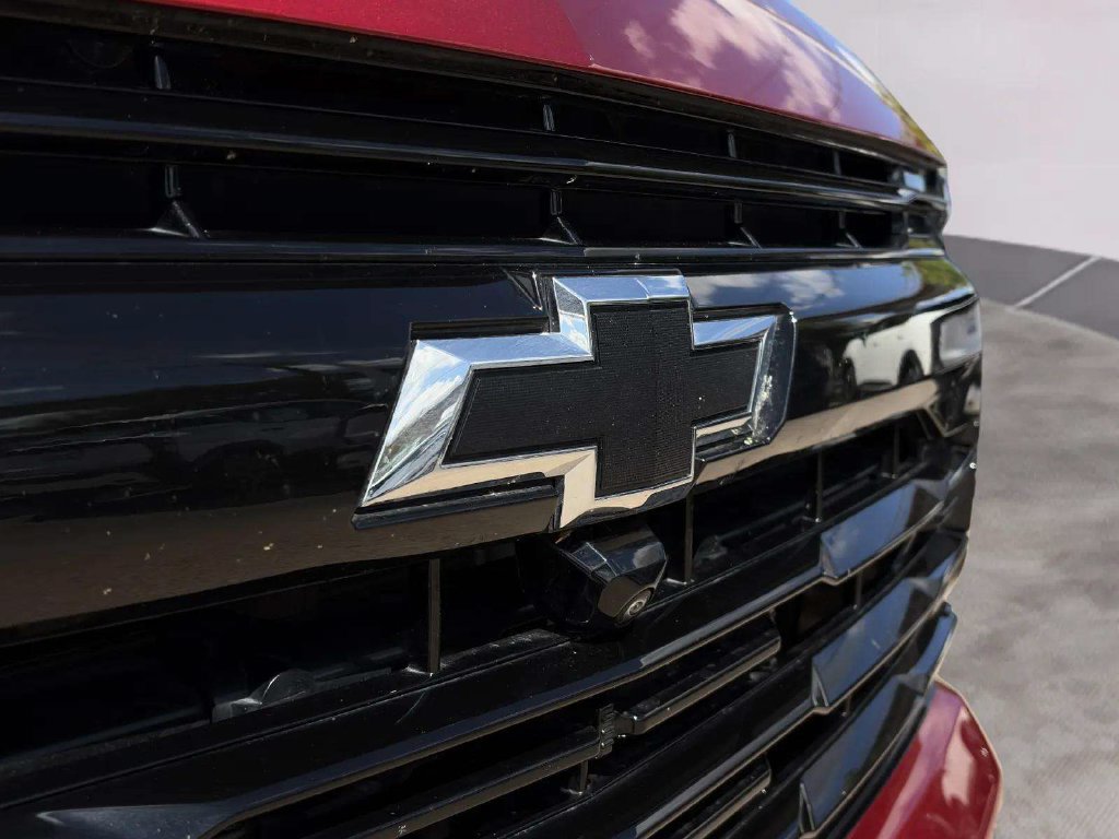 Used 2025 Chevrolet Suburban RST w/ Advanced Technology Package AWD/4WD image 34