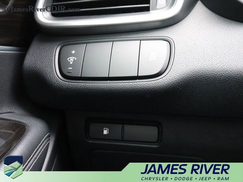 Used 2020 Kia Sorento LX image 30