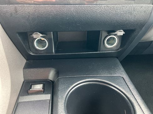 Used 2013 Toyota Tundra 4x4 CrewMax w/ Tow Pkg image 25