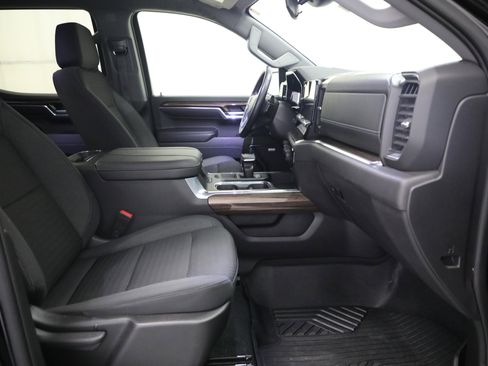 Used 2023 Chevrolet Silverado 1500 LT Trail Boss w/ Convenience Package II image 5