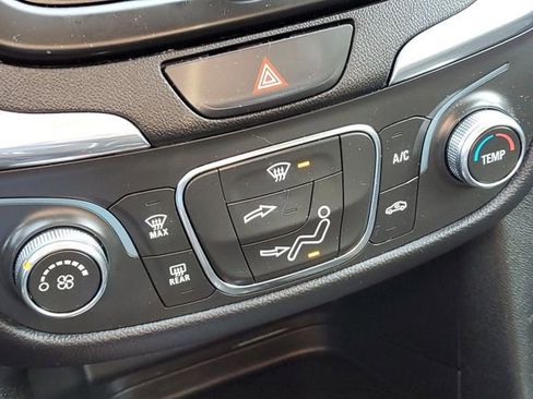 Used 2021 Chevrolet Equinox LT w/ LPO, Blackout Package image 19