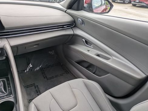 Used 2024 Hyundai Elantra SEL FWD image 16