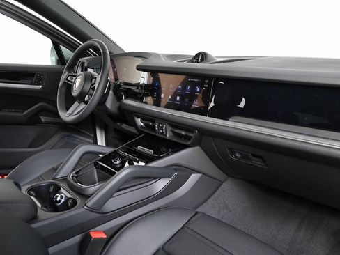 Certified 2026 Porsche Cayenne Coupe AWD/4WD image 21