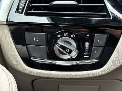 Used 2018 BMW 530e 530e iPerformance image 36