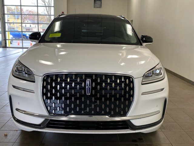 New 2025 Lincoln Corsair Grand Touring w/ Equipment Group 301A AWD/4WD image 3