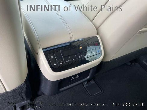 Certified 2025 INFINITI QX60 Luxe w/ Vision Package AWD/4WD image 9