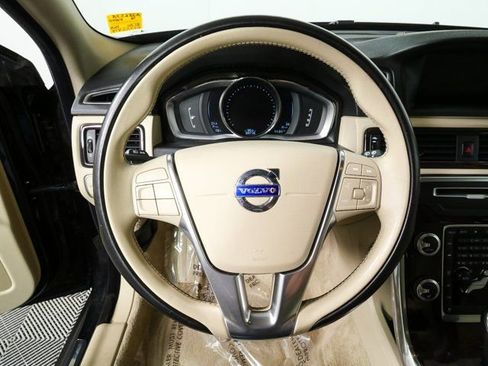 Used 2016 Volvo XC70 T5 Premier w/ Proximity Package AWD/4WD image 8
