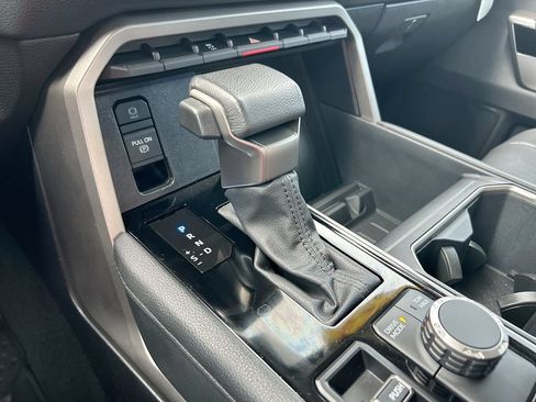 Used 2024 Toyota Tundra Limited w/ Power Package AWD/4WD image 28