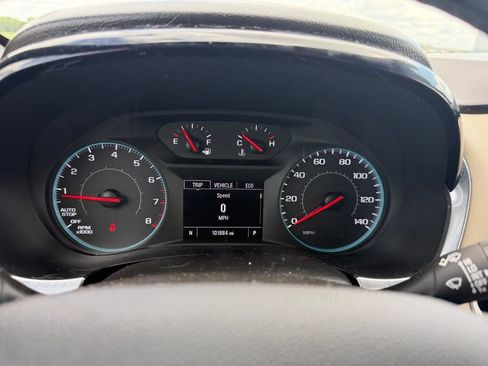 Used 2023 Chevrolet Traverse LS FWD image 5