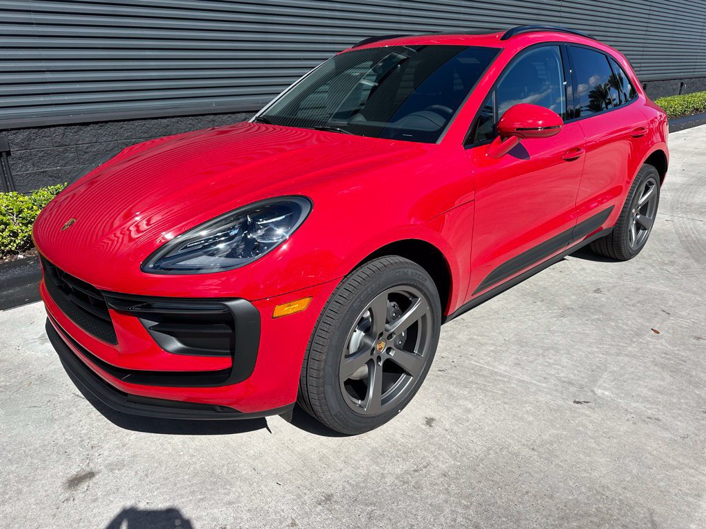 Certified 2026 Porsche Macan AWD/4WD image 7