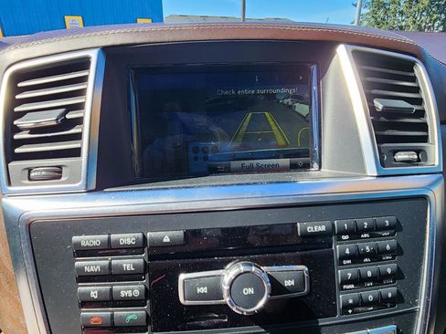 Used 2016 Mercedes-Benz GL 550 4MATIC image 20