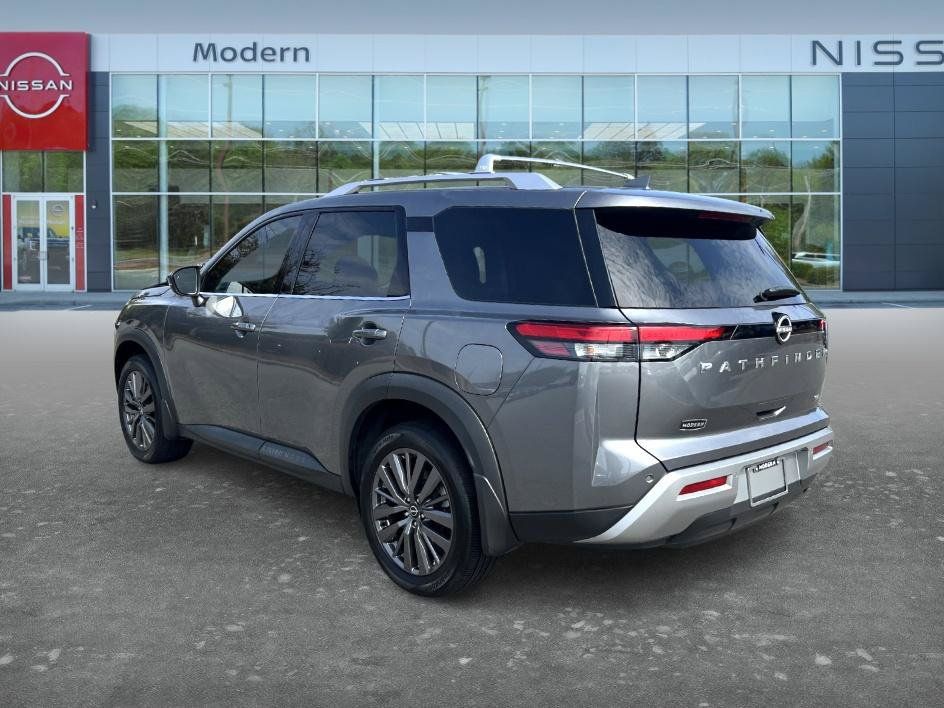 Certified 2024 Nissan Pathfinder SL w/ SL Premium Package FWD image 7