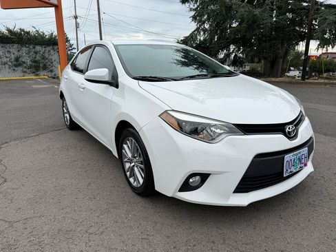 Used 2014 Toyota Corolla S Premium image 8