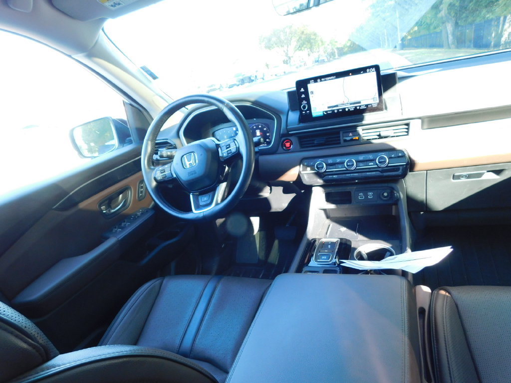 Certified 2025 Honda Pilot Elite image 2