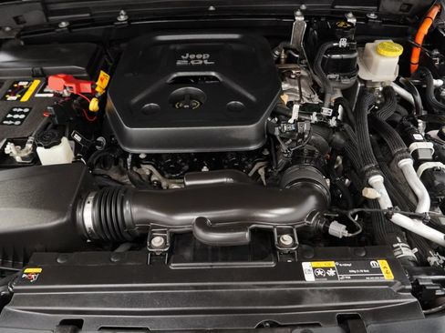 Used 2022 Jeep Wrangler Unlimited Sahara AWD/4WD image 50