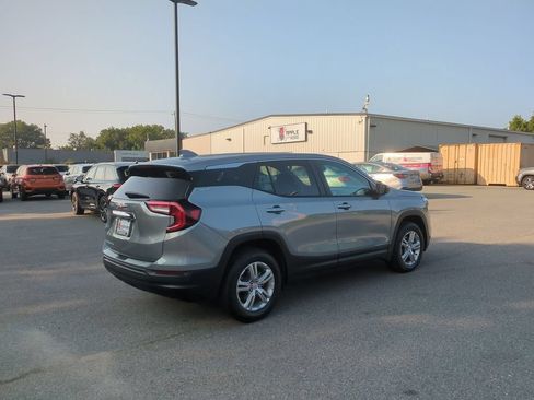 Used 2024 GMC Terrain SLE FWD image 5
