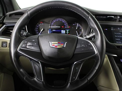 Used 2019 Cadillac XT5 FWD image 9