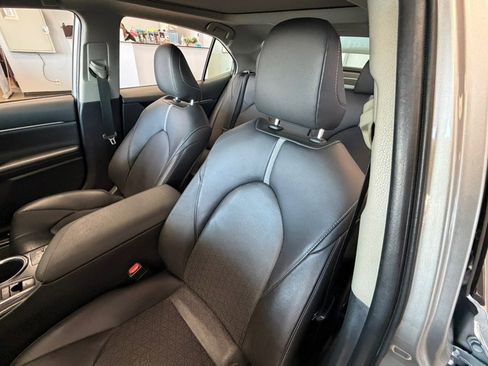 Used 2019 Toyota Camry XSE w/ Navigation Package image 19