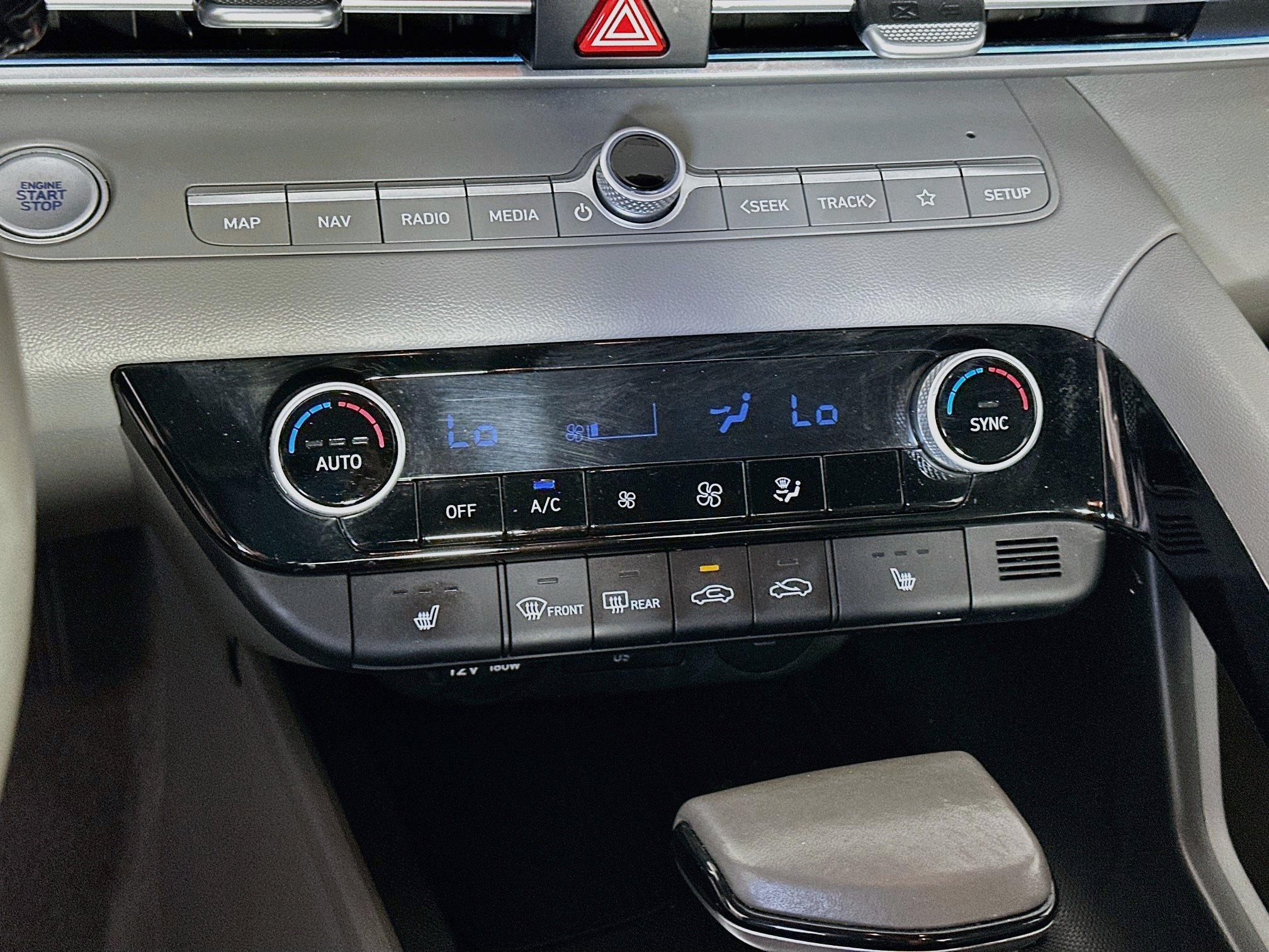 Used 2025 Hyundai Elantra SEL FWD image 24