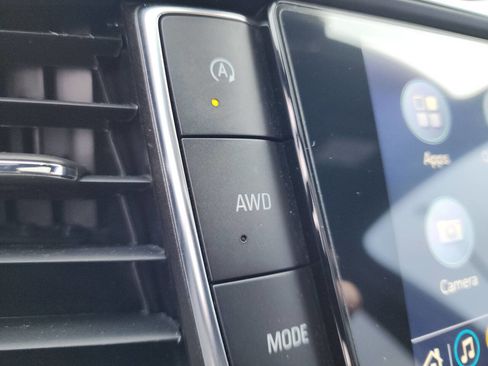 Used 2024 Buick Enclave Avenir w/ Avenir Technology Package image 36