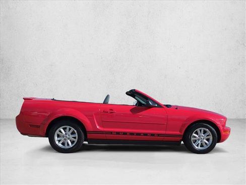 Used 2007 Ford Mustang Deluxe image 4