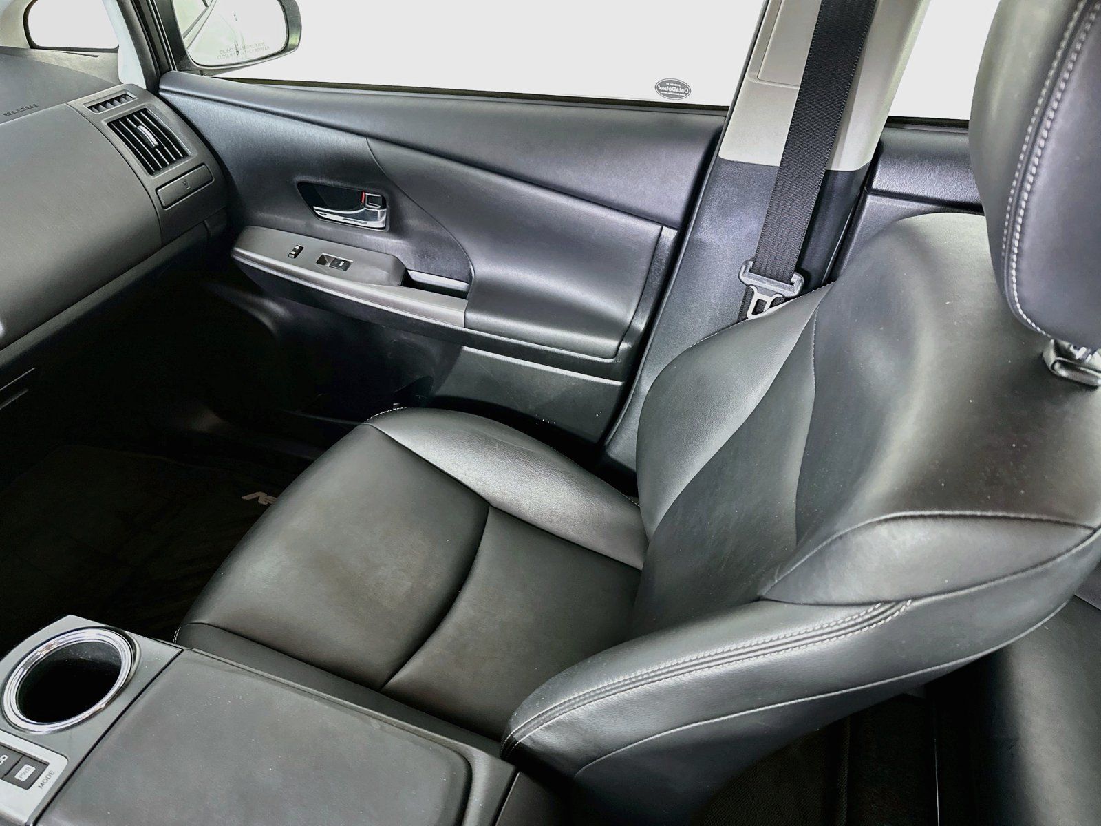 Used 2015 Toyota Prius V Five FWD image 23