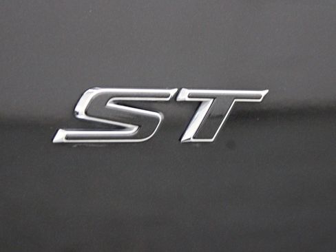 Used 2025 Buick Enclave Sport Touring image 31