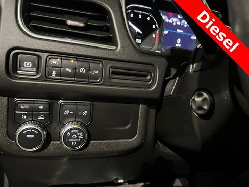 Used 2021 GMC Yukon SLT image 39