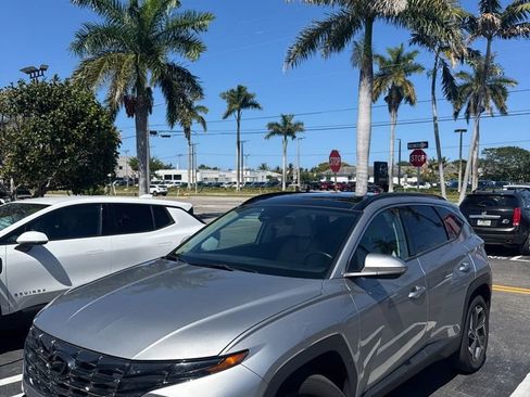 Used 2022 Hyundai Tucson Limited w/ Cargo Package AWD/4WD image 2
