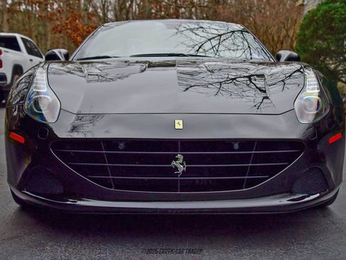 Used 2016 Ferrari California T image 13