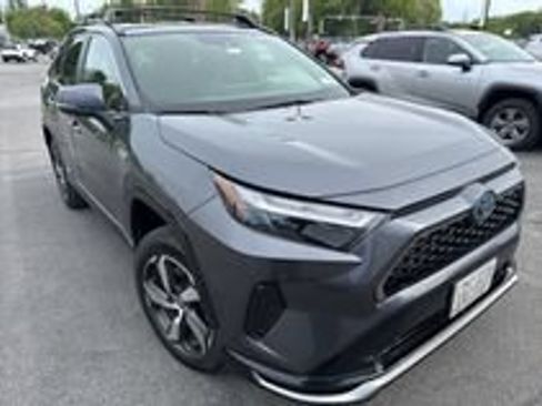 Used 2023 Toyota RAV4 SE w/ Weather & Moonroof Package AWD/4WD image 4