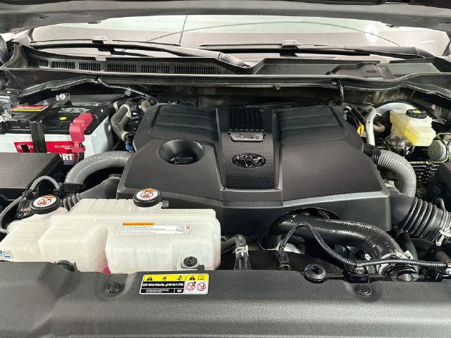 Used 2024 Toyota Tundra Limited AWD/4WD image 30