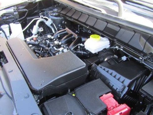 Used 2024 Nissan Pathfinder S AWD/4WD image 21