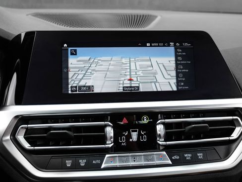 Used 2022 BMW 230i Coupe w/ M Sport Package RWD image 22