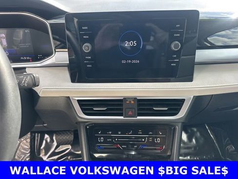 Certified 2025 Volkswagen Taos SE image 19