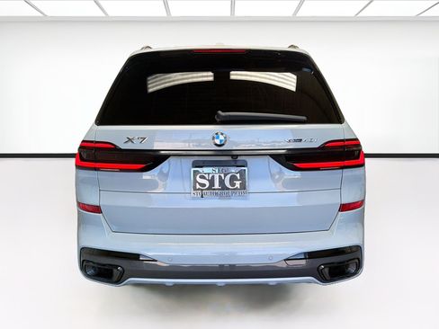 Used 2024 BMW X7 xDrive40i w/ M Sport Package AWD/4WD image 5