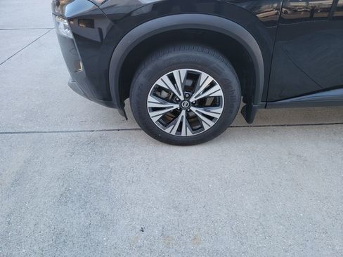 Used 2021 Nissan Rogue SV w/ Premium Package image 21