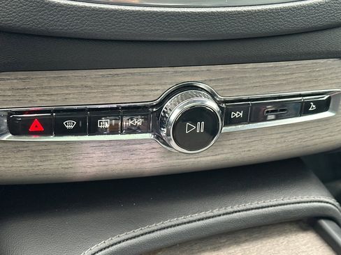 Certified 2023 Volvo XC90 T8 Ultimate image 25